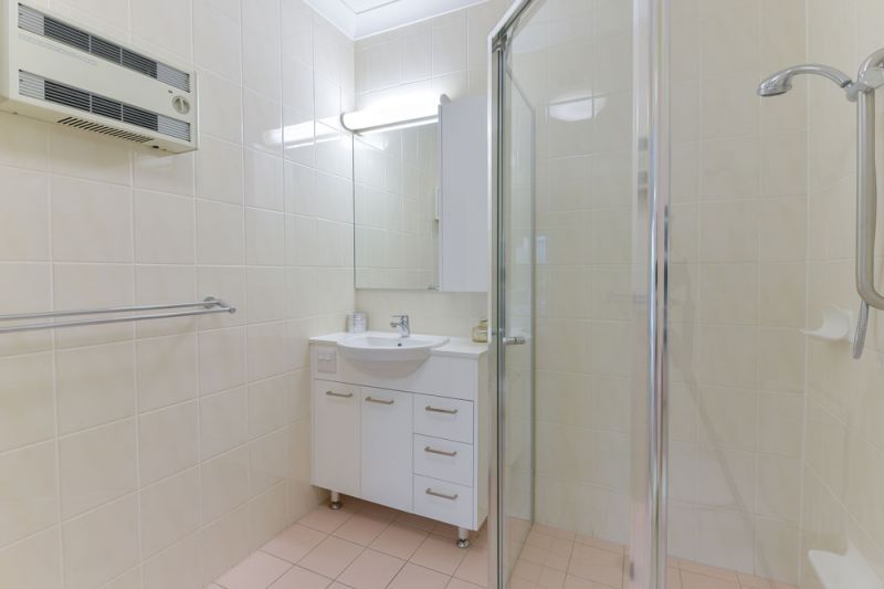 Spacious, ground floor 2 bedroom apartment.