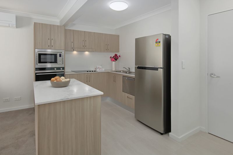 Apt 30A - Fully renovated 2-bed, delightful garden views. 