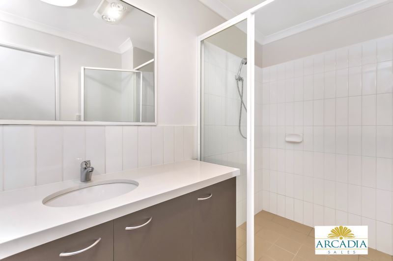 ARCADIA WATERS MADDINGTON - Dress to Impress...