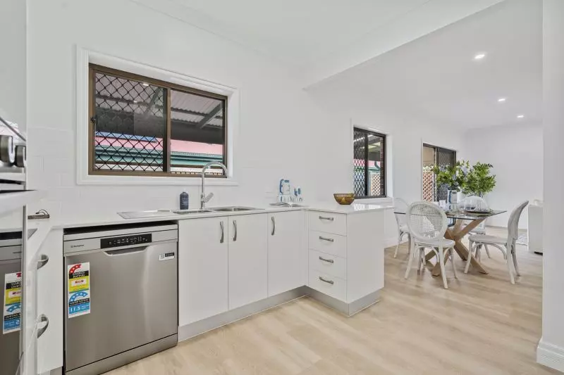Light and spacious two-bedroom villa close to amenities