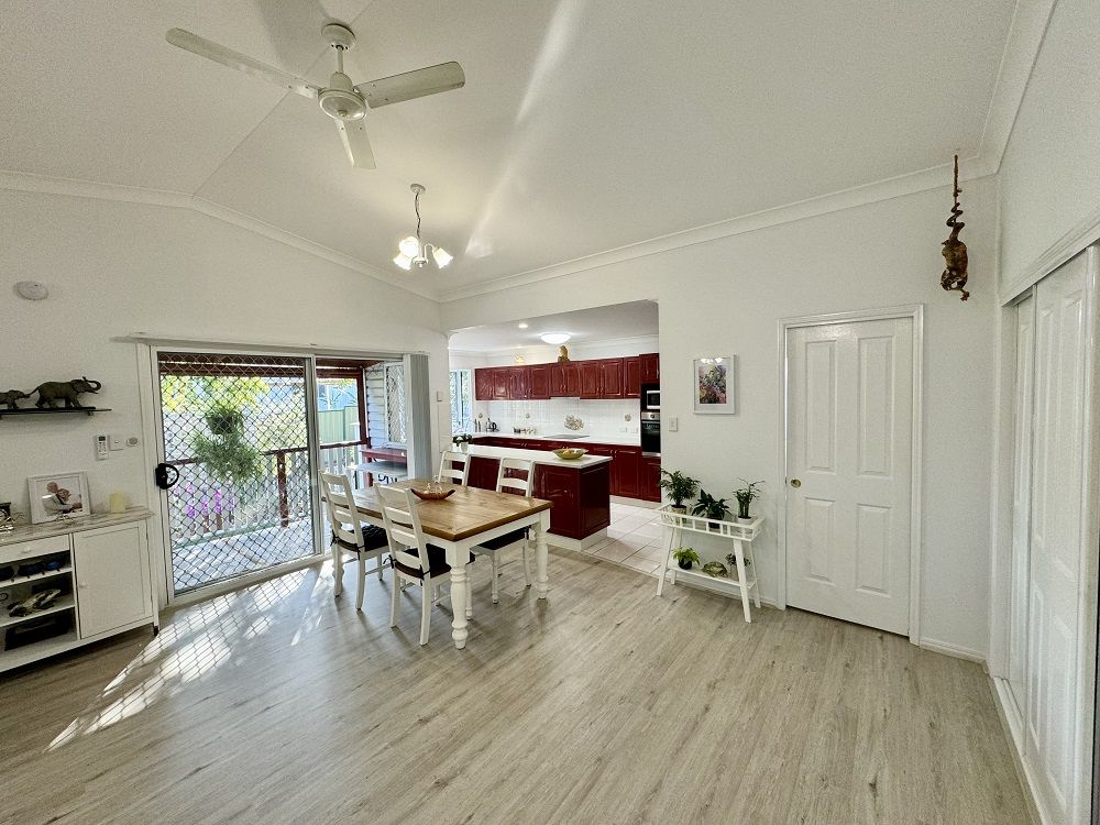 Introducing an Exquisite 3 Bedroom Home - GREENBANK GARDENS