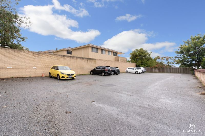 Scenic Top Floor Apartment