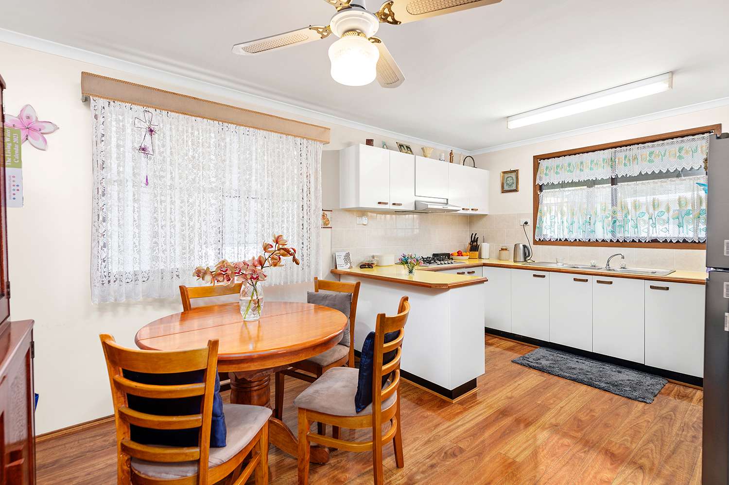 UNDER CONTRACT - Perfect Presentation - Huge Rooms, feel the space - Flex Floor Plan - Park 2 Cars