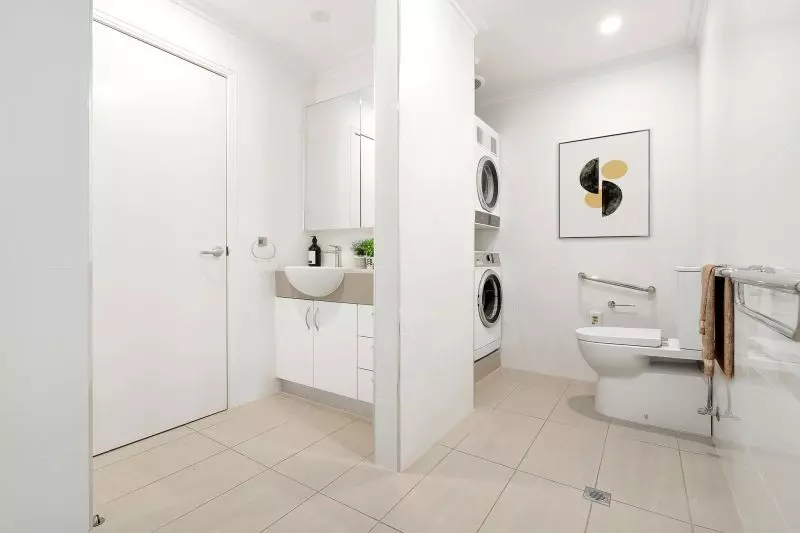 Ground-floor two-bedroom apartment