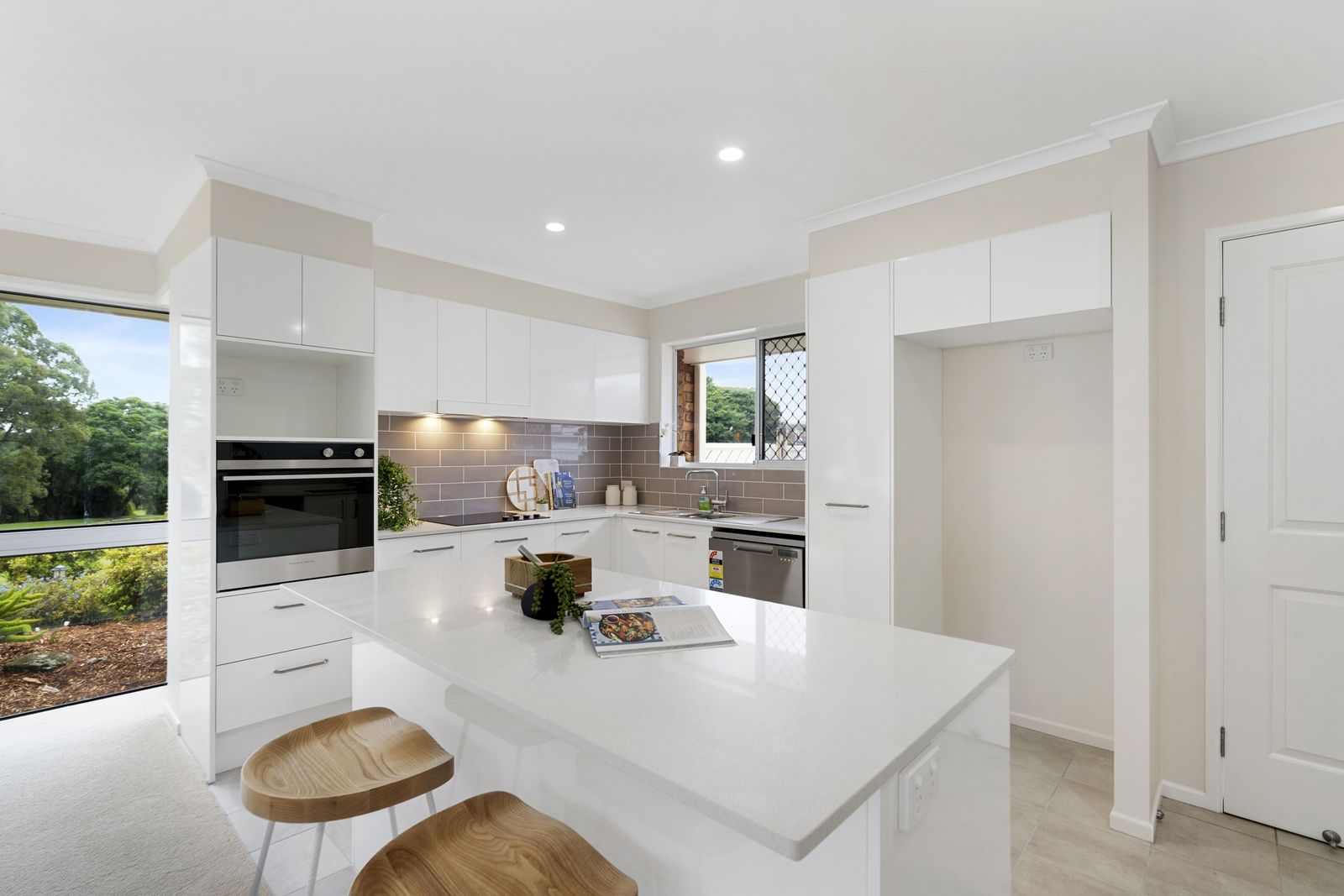 Discover strata-titled homes and a beautiful Albert River outlook