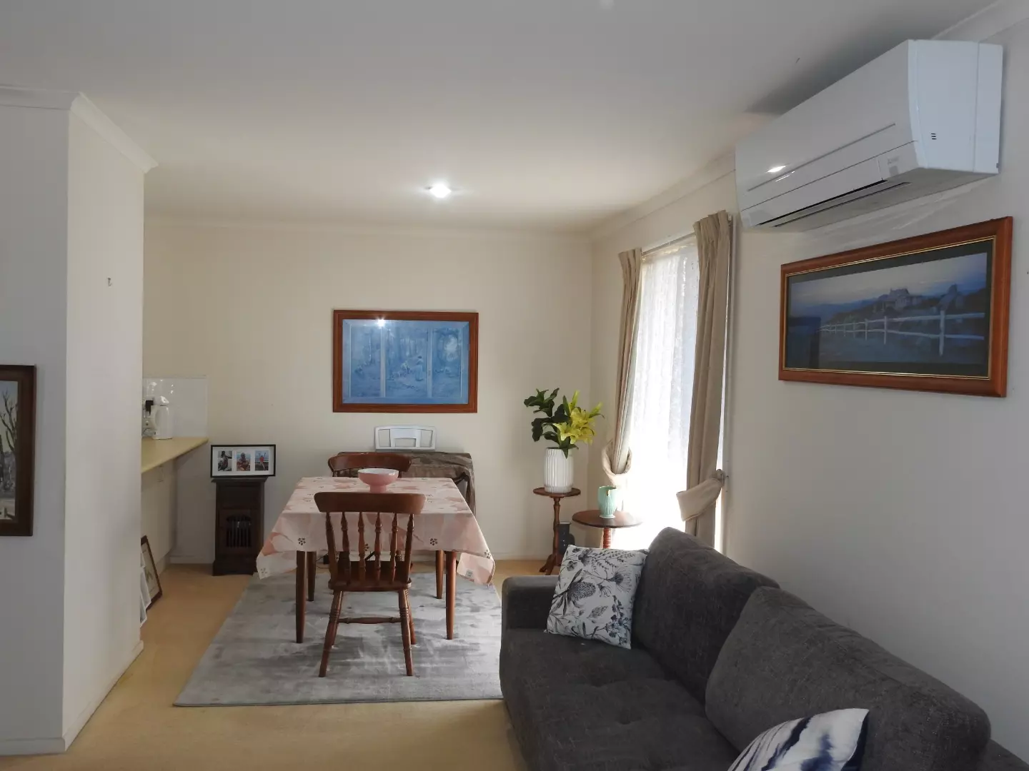 Easy stroll to the Lake