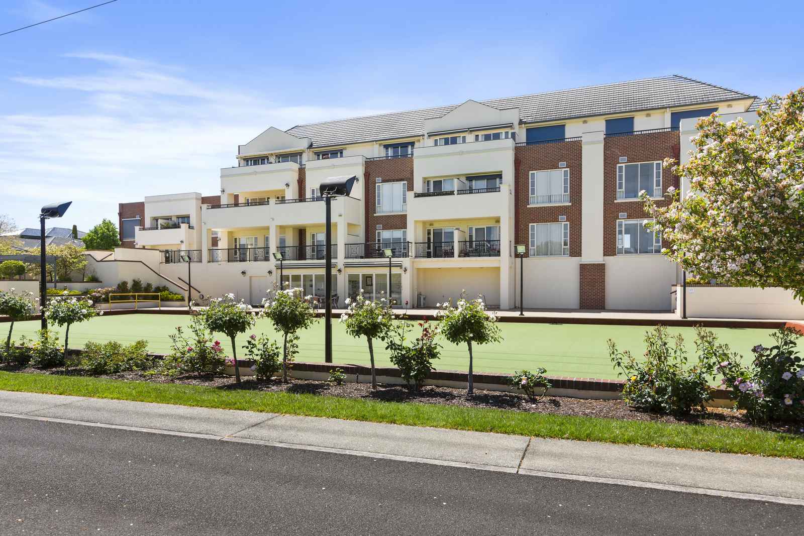 Modern 2-bedroom villa close to amenities