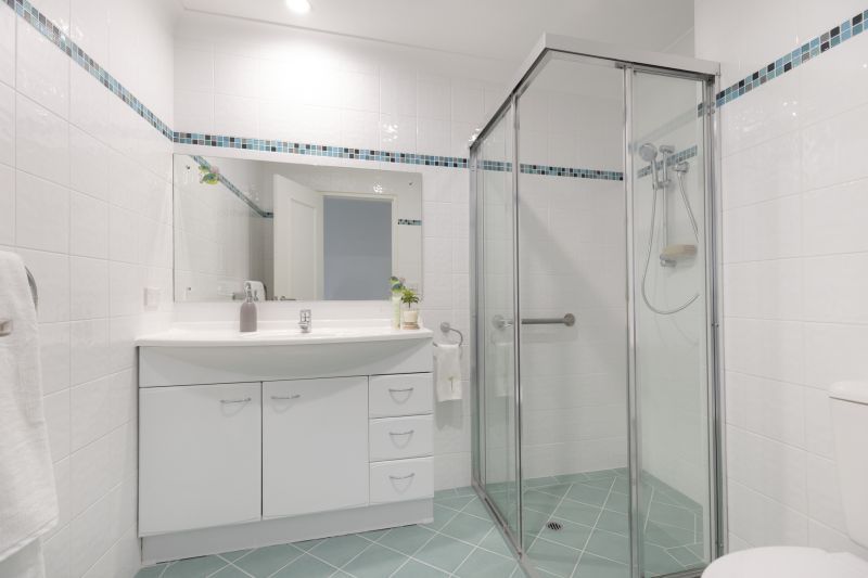 Gorgeous renovated sunny unit