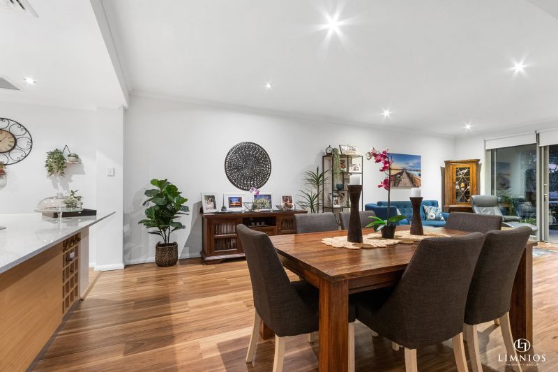 Oversize apartment with park views!