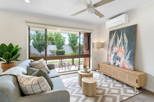 Lovely 1 Bed Unit - Fully Renovated!
