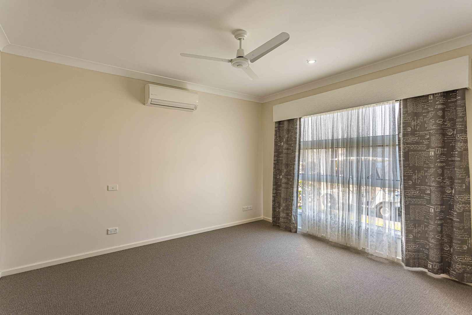 Palm Lake Resort Fern Bay - Close to all amenities