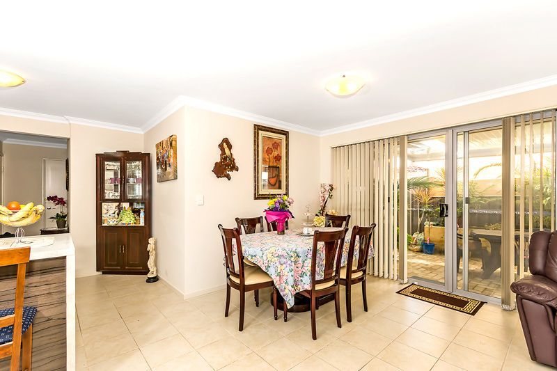 Perfect location stunning home. Home open Sun 26th June, 10am to 10.40am