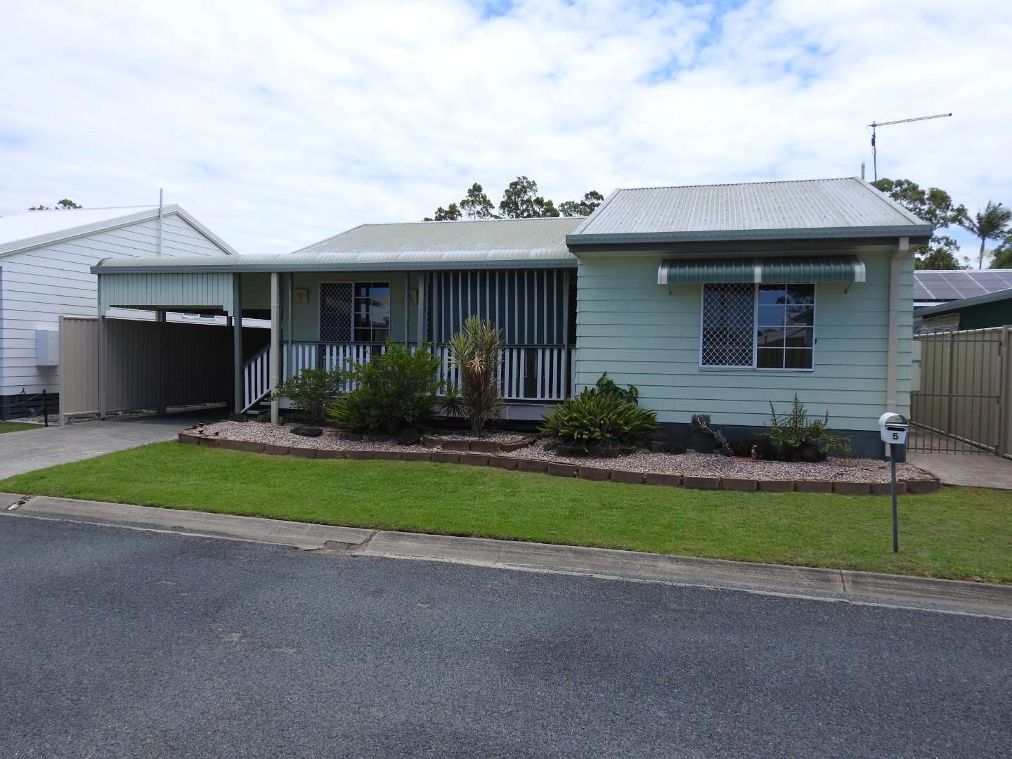 Great street appeal in Palm Lake Resort Bethania