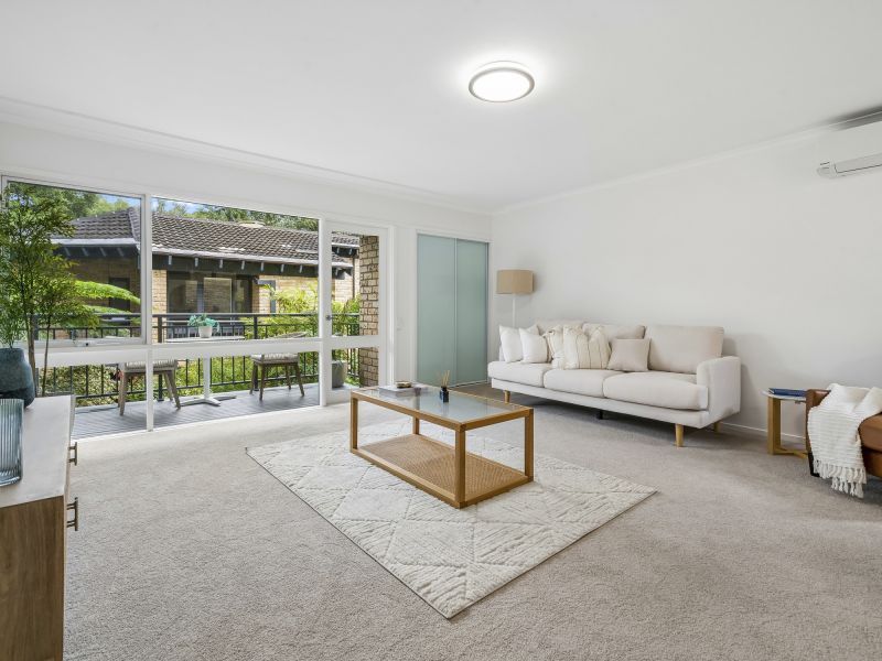 Beautiful light-filled villa in a sought-after location