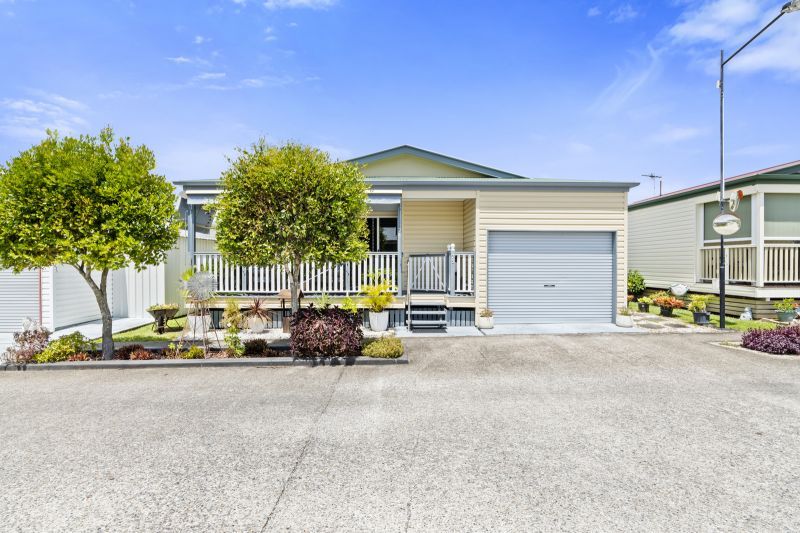 Spacious Country-Style Charm!