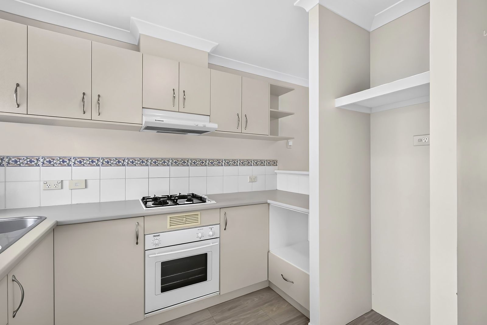 Light and bright villa close to amenities
