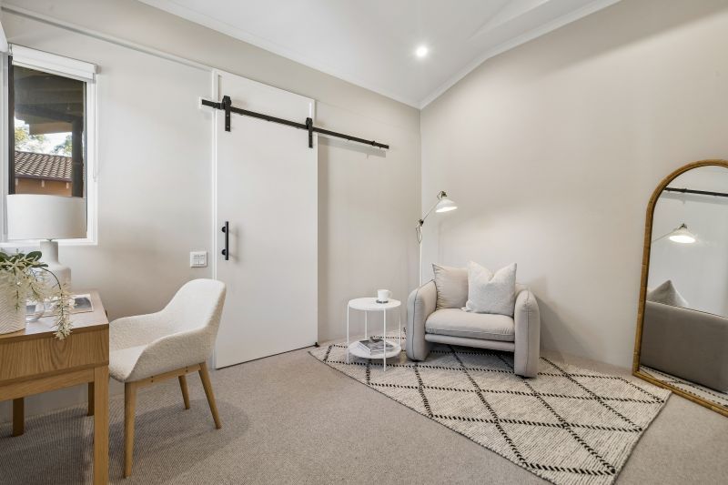 Ready to move in - 2 bedroom + study/optional third bedroom
