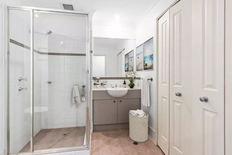 Stunning Views, Central Living!