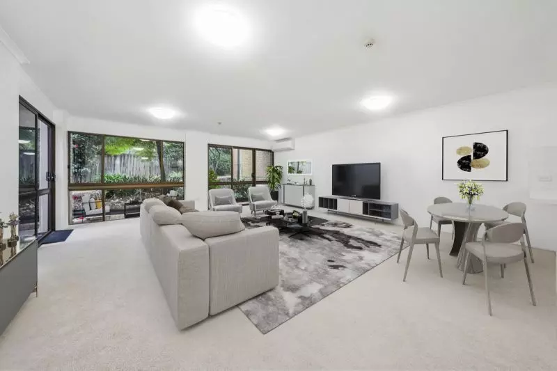 Rare supersized one bedroom apartment!