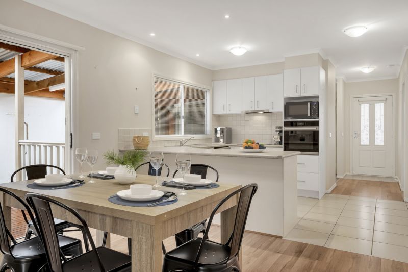 Lifestyle Communities Seasons - Cosy comfort and year-round entertaining for over-50s