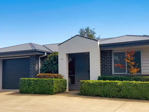 Villa 94 | 2 Bedroom + 1 Bathroom + Powder Room - Oak Tree Retirement Village Orange