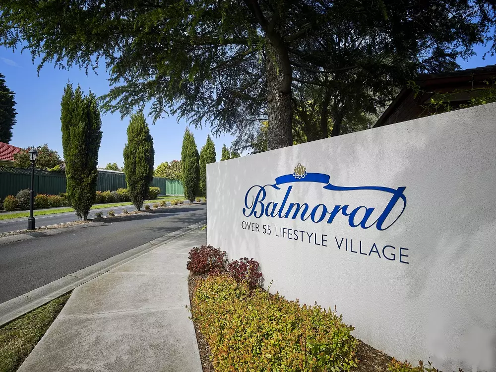 12 - 2 Bedroom + Garage 