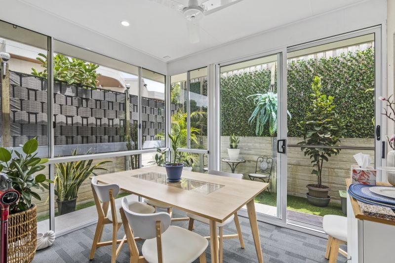 3 Bedroom Home with Stunning Sunroom