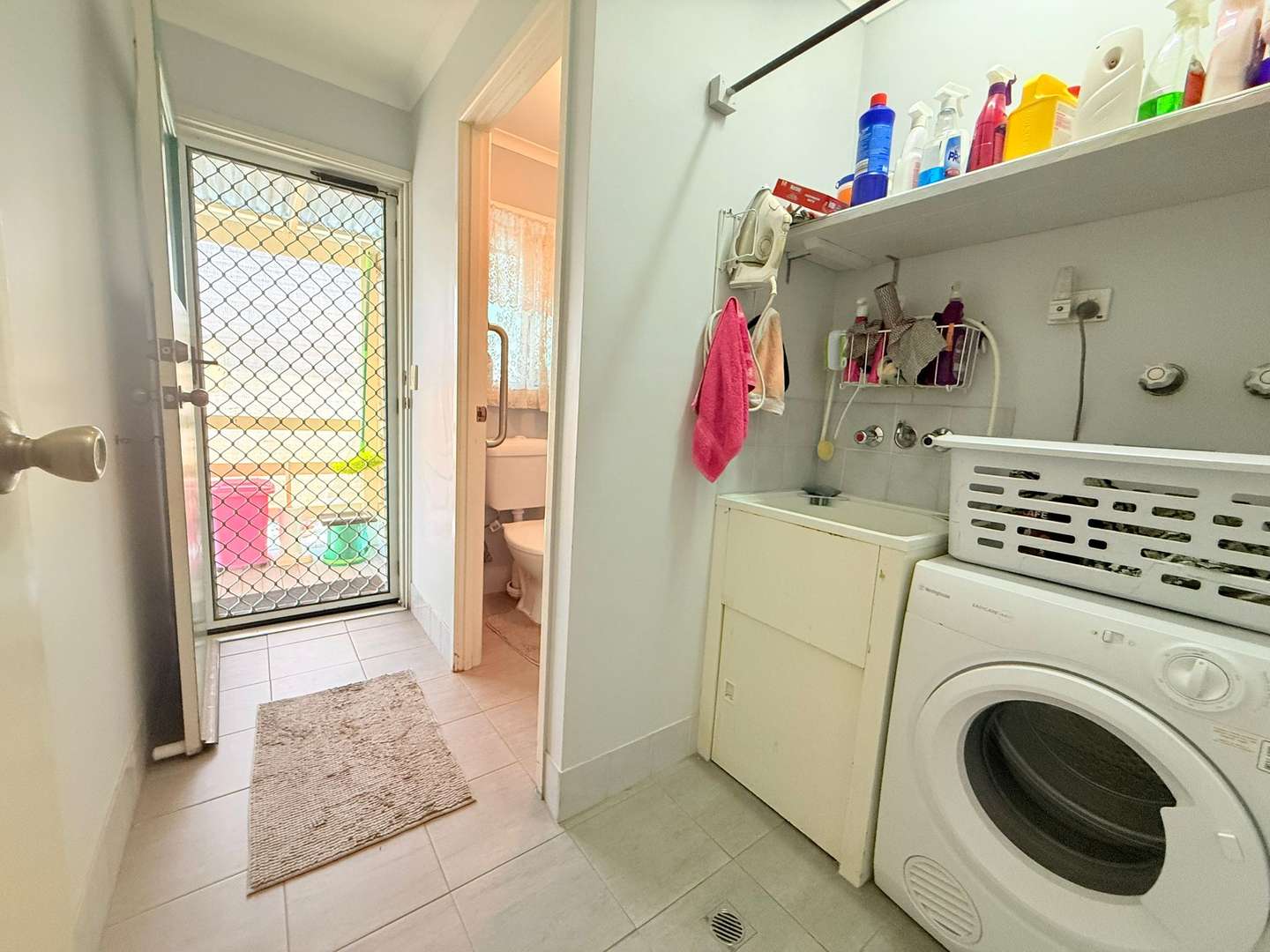 3 Bedroom Home in an Over 50's Living gated complex with Modern Facilities 