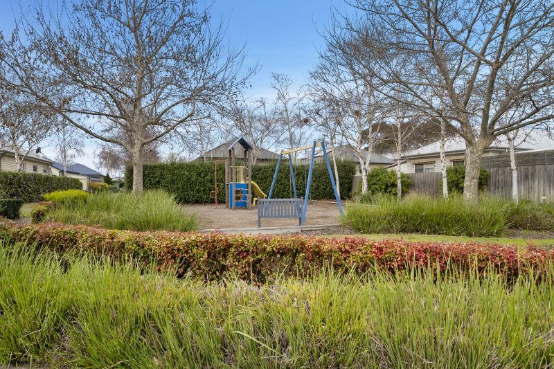 Two Bedroom Home Close To Clubhouse and Pool