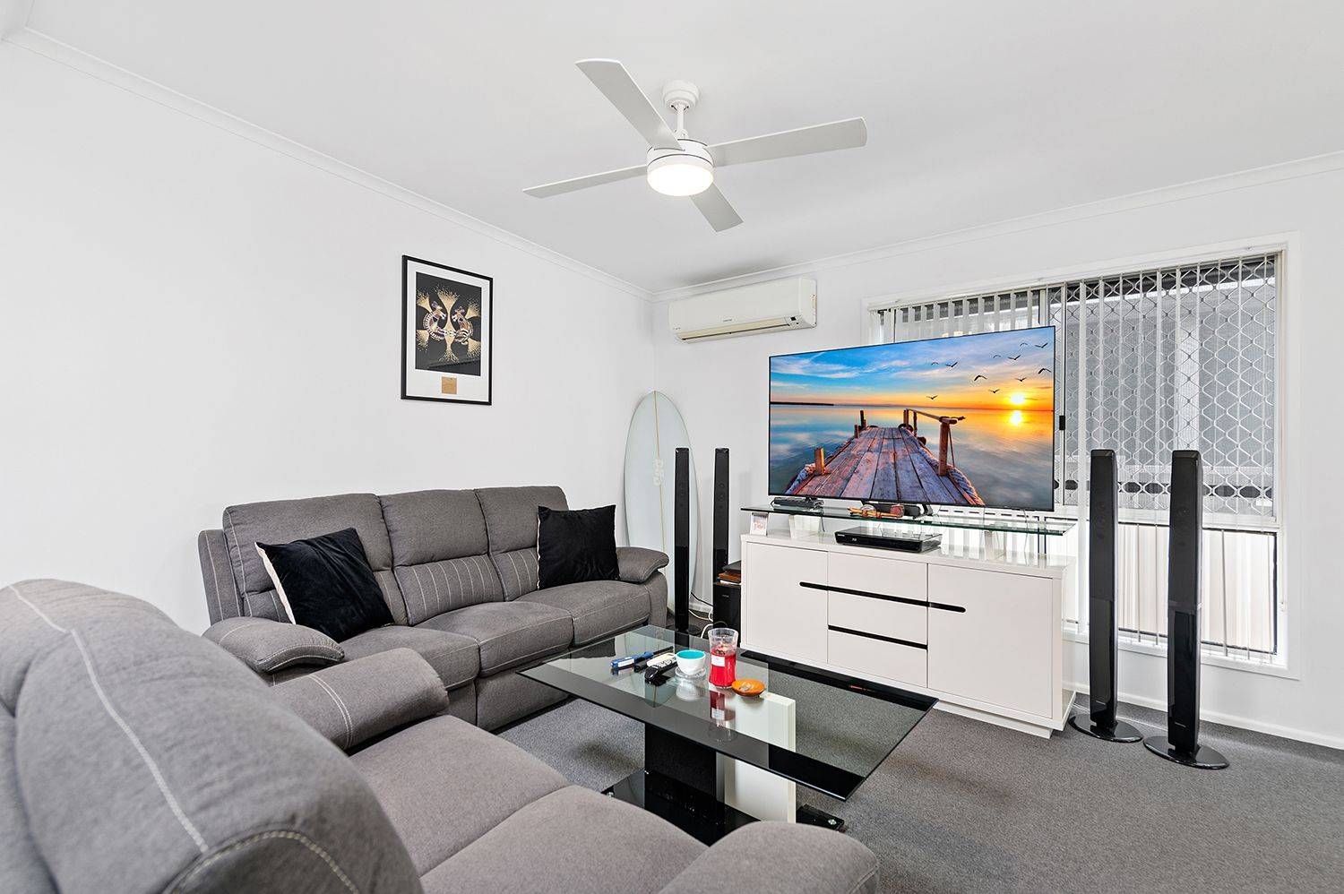 Vogue Presentation - Ultra Prestige Inclusions - Gorgeous Courtyard