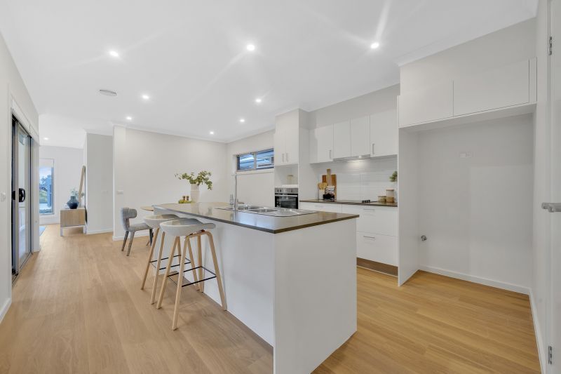 81/5 Harmony Chase, Clyde North