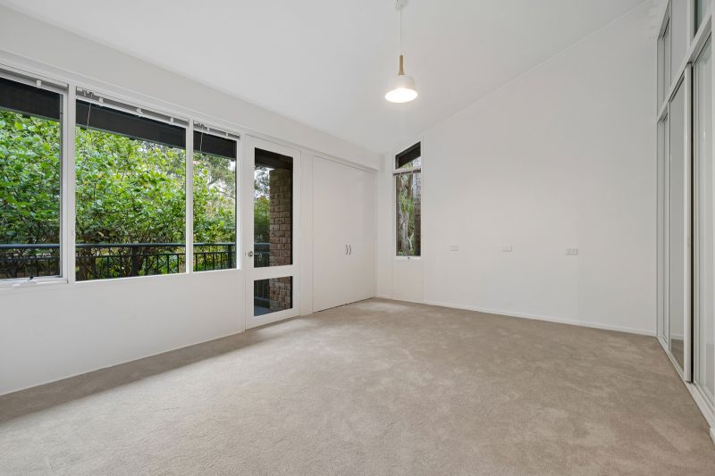 Bright, private & perfectly positioned villa
