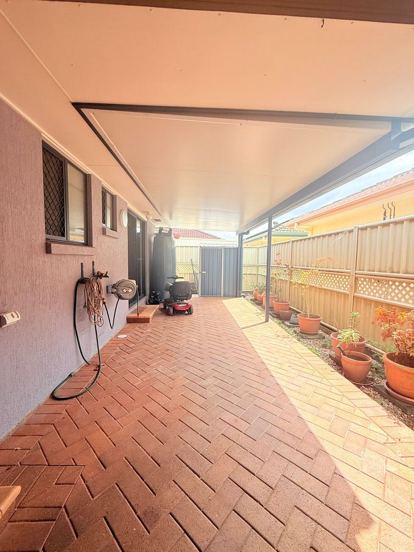 Light Bright and Open plan living - Over 50's gated complex.