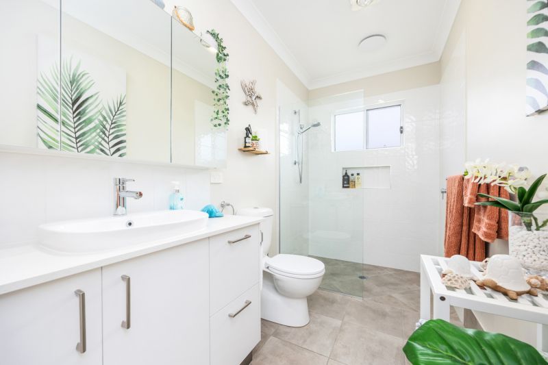 Stylish Corner Home – Extended Private Alfresco