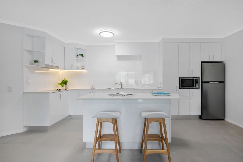 Large, modern one-bedroom apartment - available now