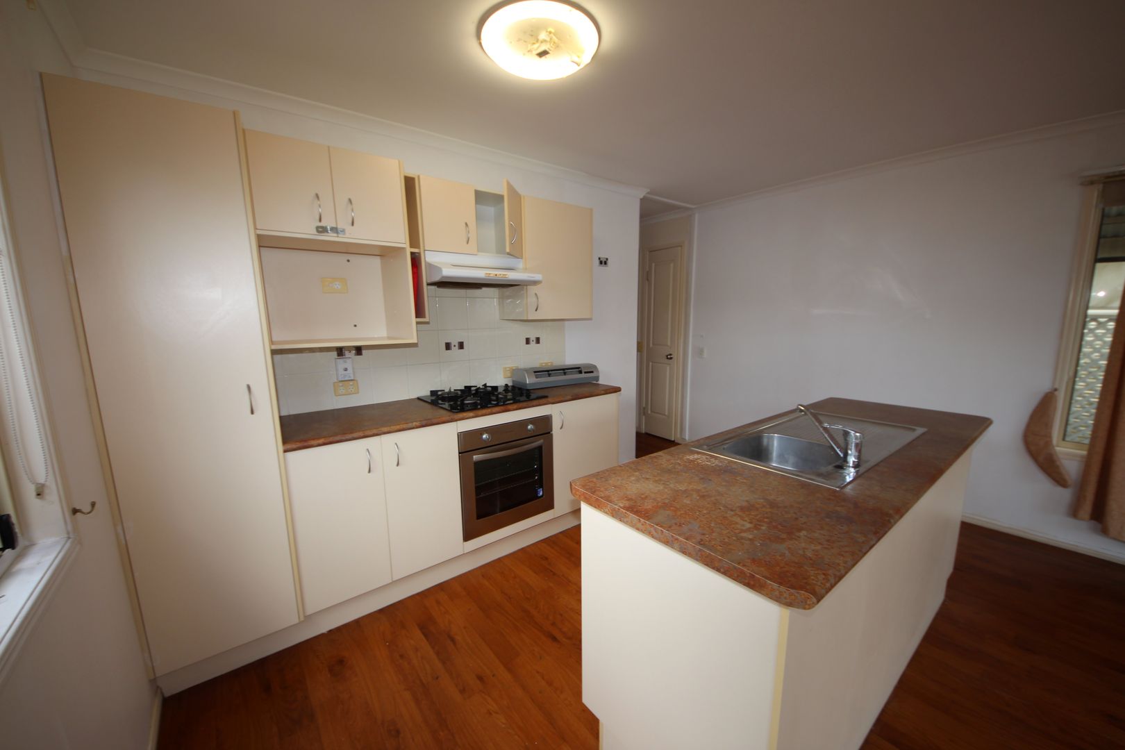 The Palms Village - 1 Bedroom - Renovators Delight