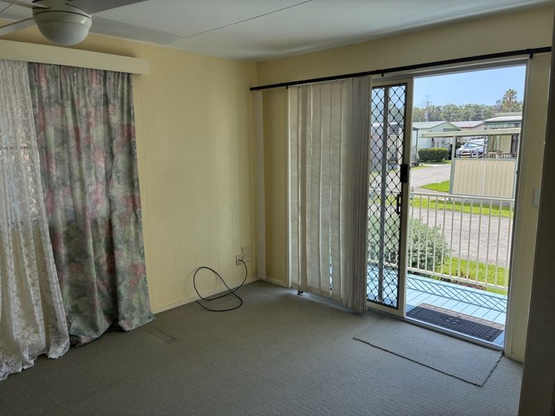 Large Kitchen & bathroom