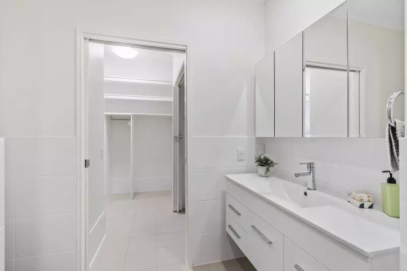 Conveniently located one-bedroom apartment with lovely view