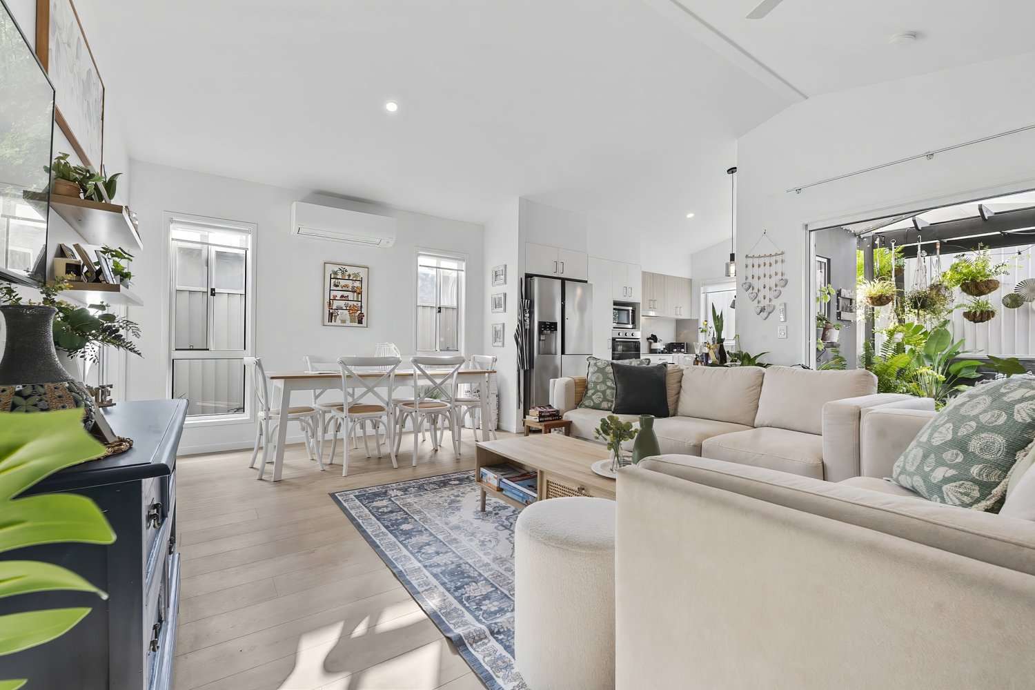 Light, Space and a Private Alfresco Retreat