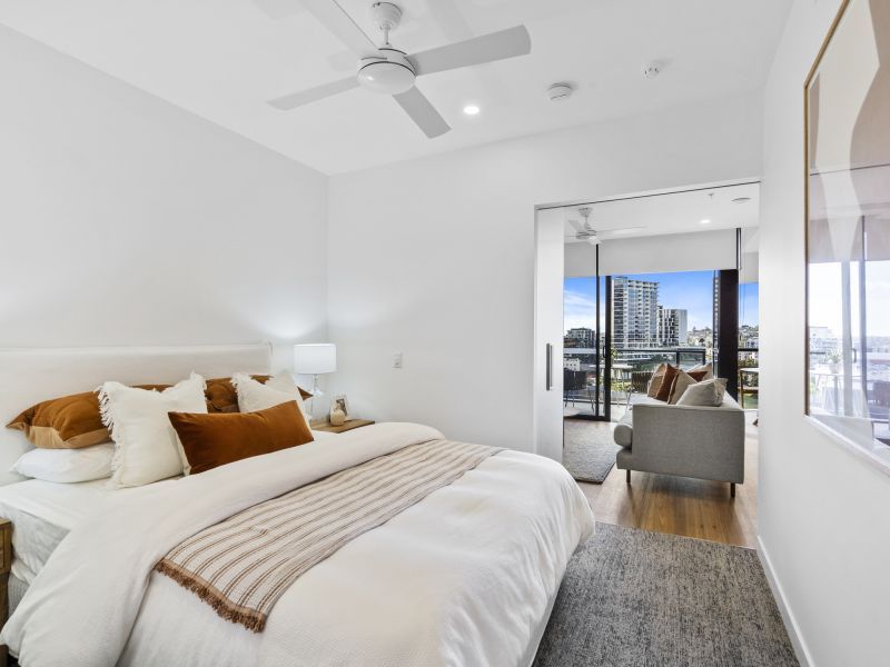 Seamless and light-filled one-bedroom apartment