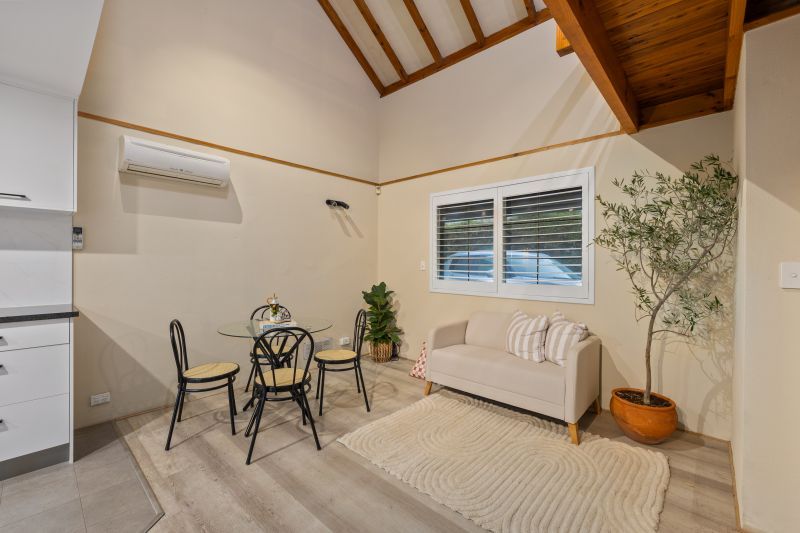 Captivating Cabin-Style  Cottage