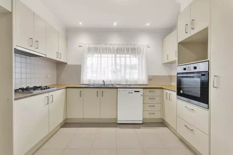 Lifestyle Communities Seasons - Charming ranch-style home