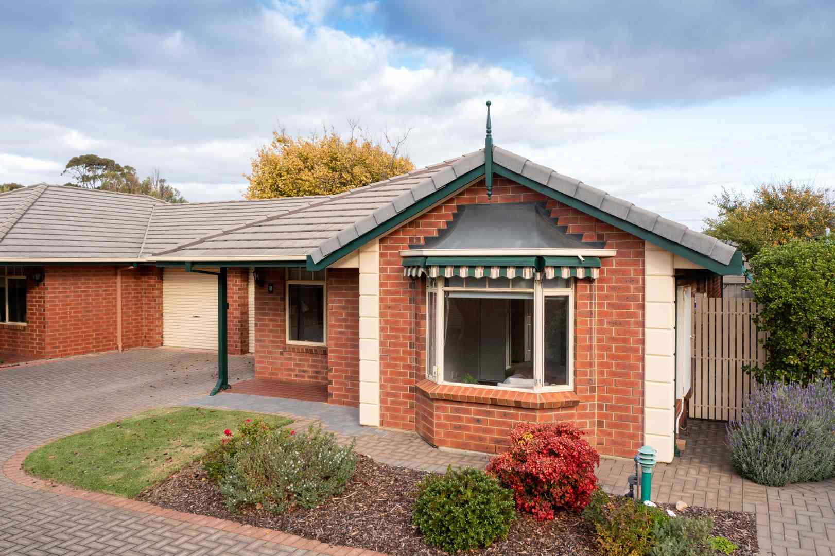 Eldercare Old Oxford Court: modern two‑bedroom villa with study near the beach