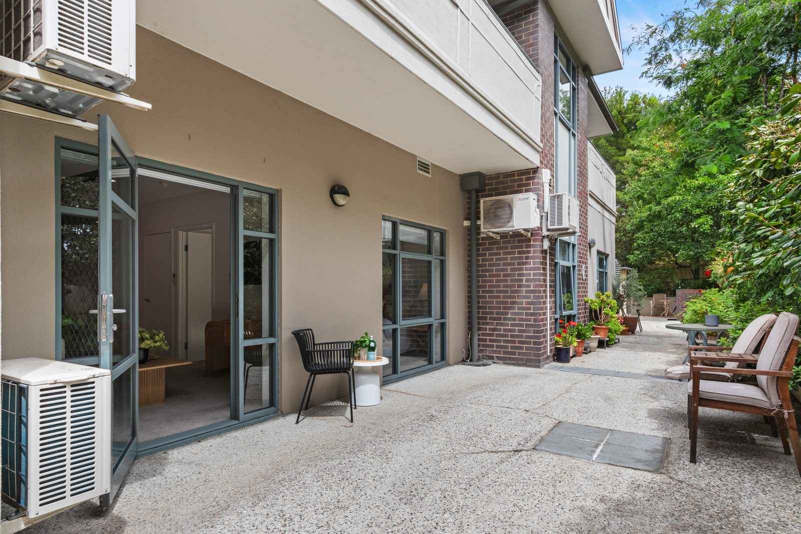 Ground-floor one-bedroom apartment