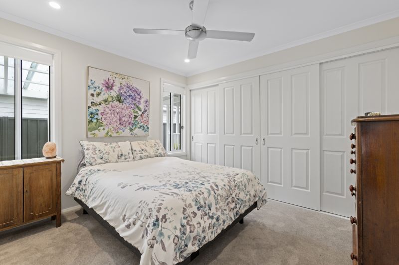 Spacious Modern Home with Entertainer's Deck