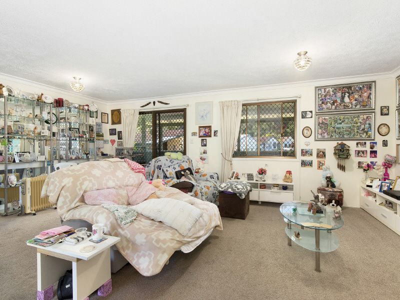 Burleigh Town Village, an Over 50's Pet friendly Residential Park