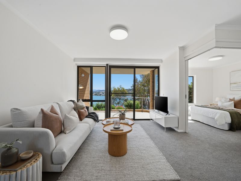North Facing Villa With Views of Derwent River