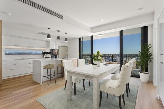 Bright and spacious, north-facing apartment