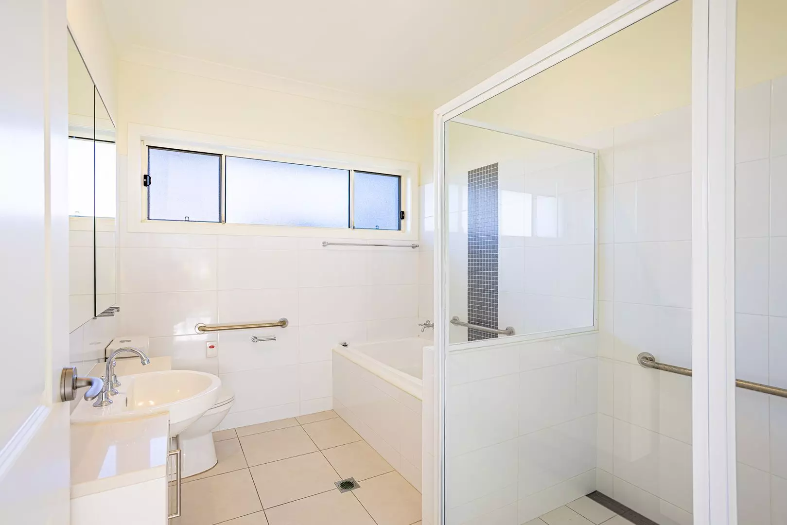 Monet by Palm Lake Resort Tea Gardens