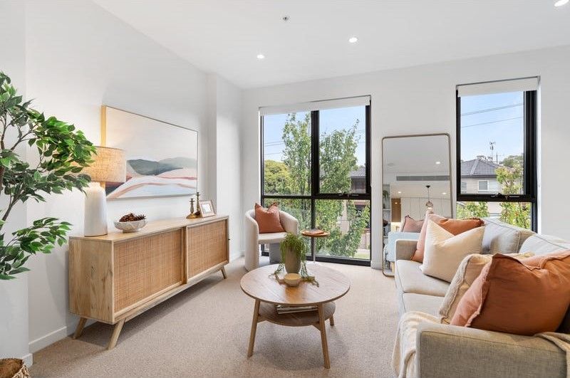 Charming Retirement Living in the heart of Glen Waverley